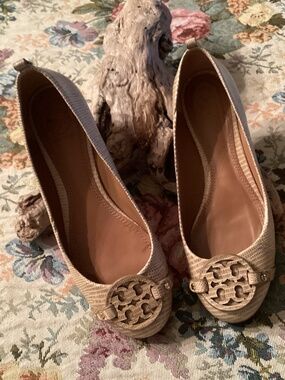 Tory Burch Reva Women's Flats Size 7 Circle T Logo Ballet Shoes Tan/Cream